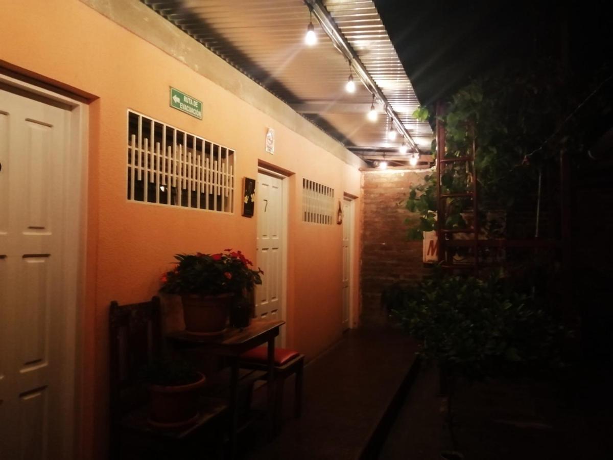 Hostal Mariella Эстели Экстерьер фото