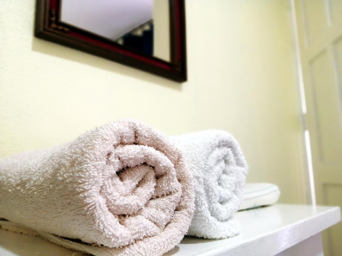 Hostal Mariella Эстели Экстерьер фото